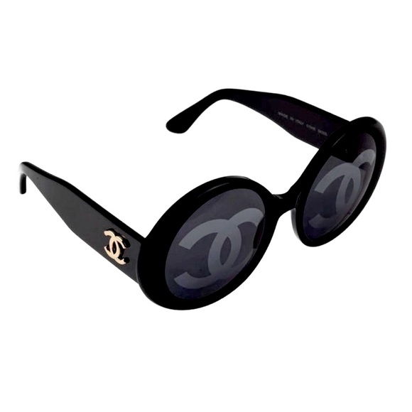 Vintage CHANEL 1993 Runway Black CC Logo Lens Editorial Oversized Sunglasses - Picture 3 of 17